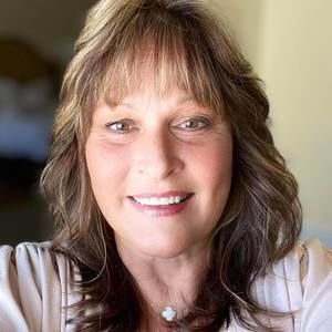 Meet your Posher, Linda